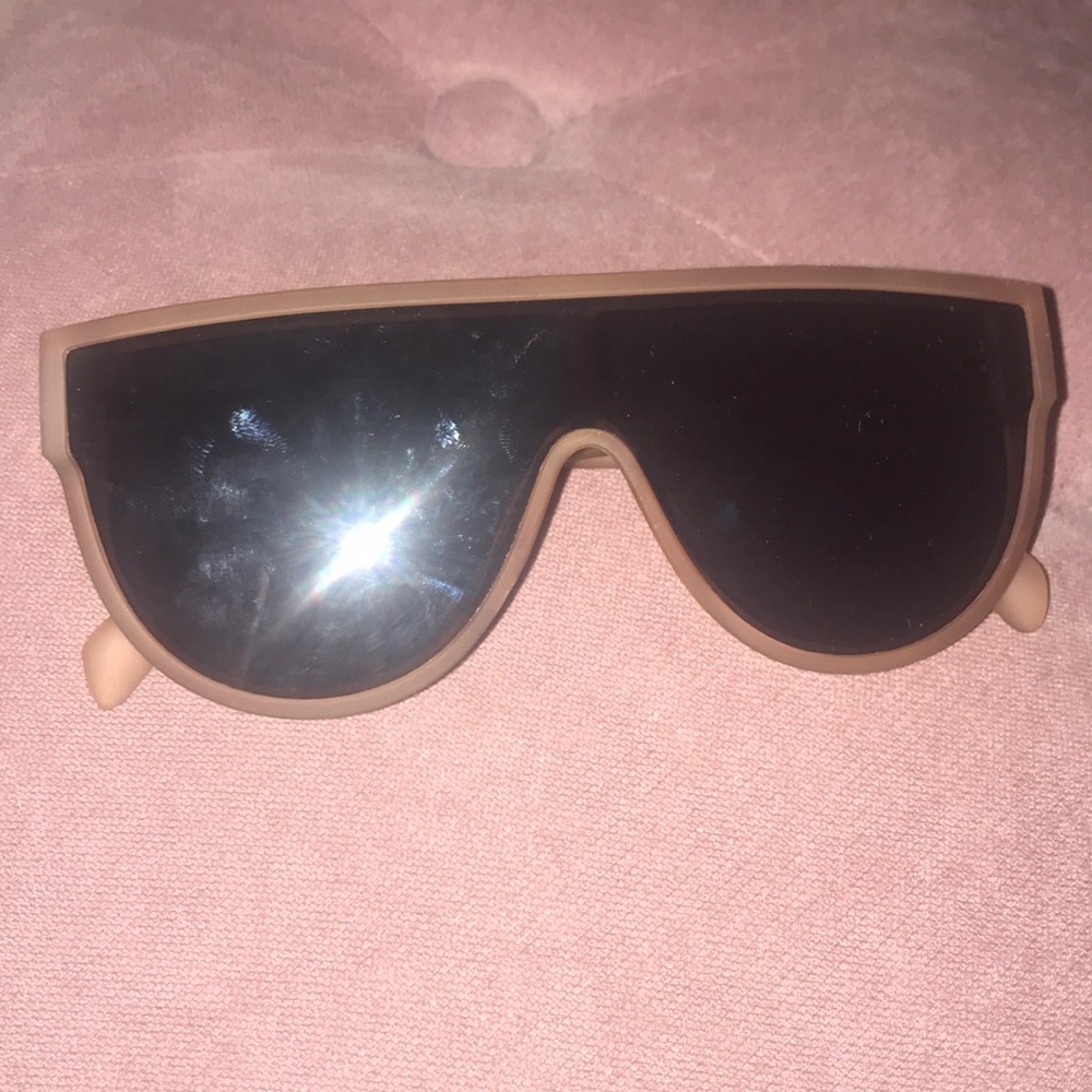 Urban outfitters retro sunglasses